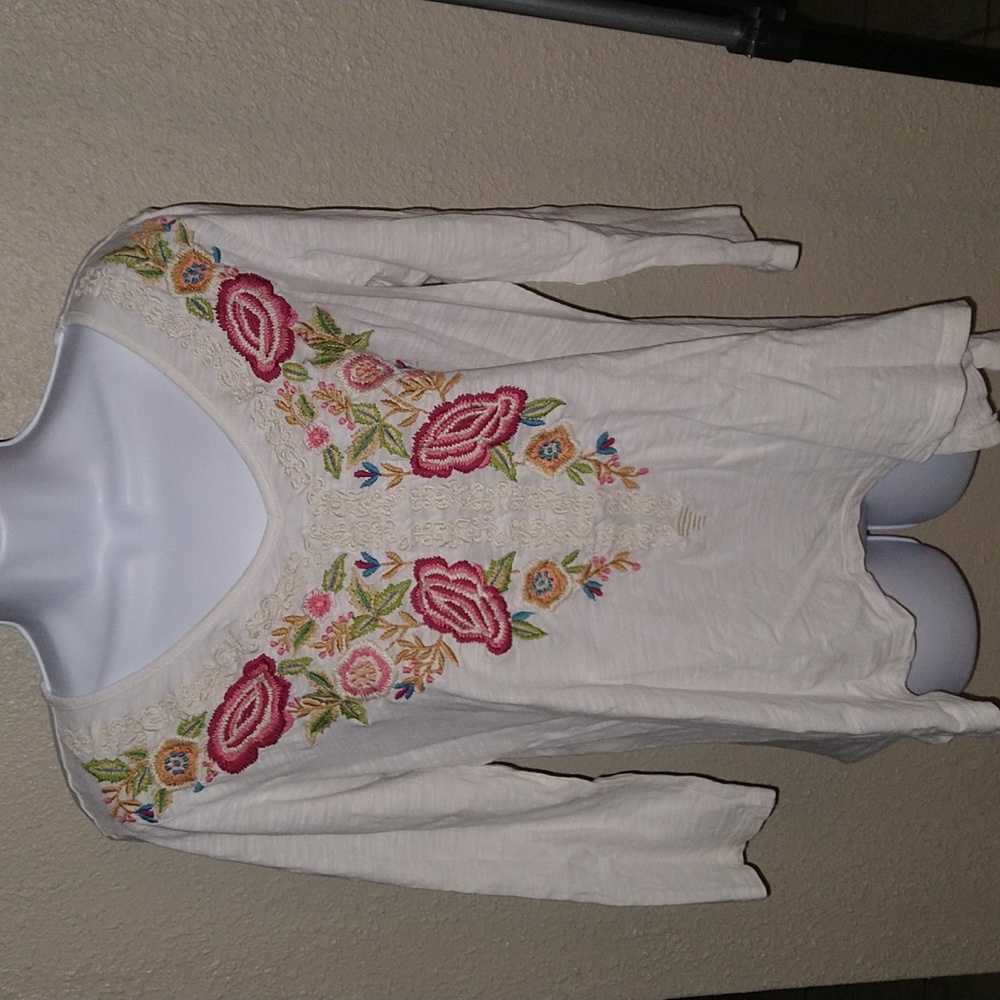 Karen SEO embroidered blouse - Picture 1 of 5